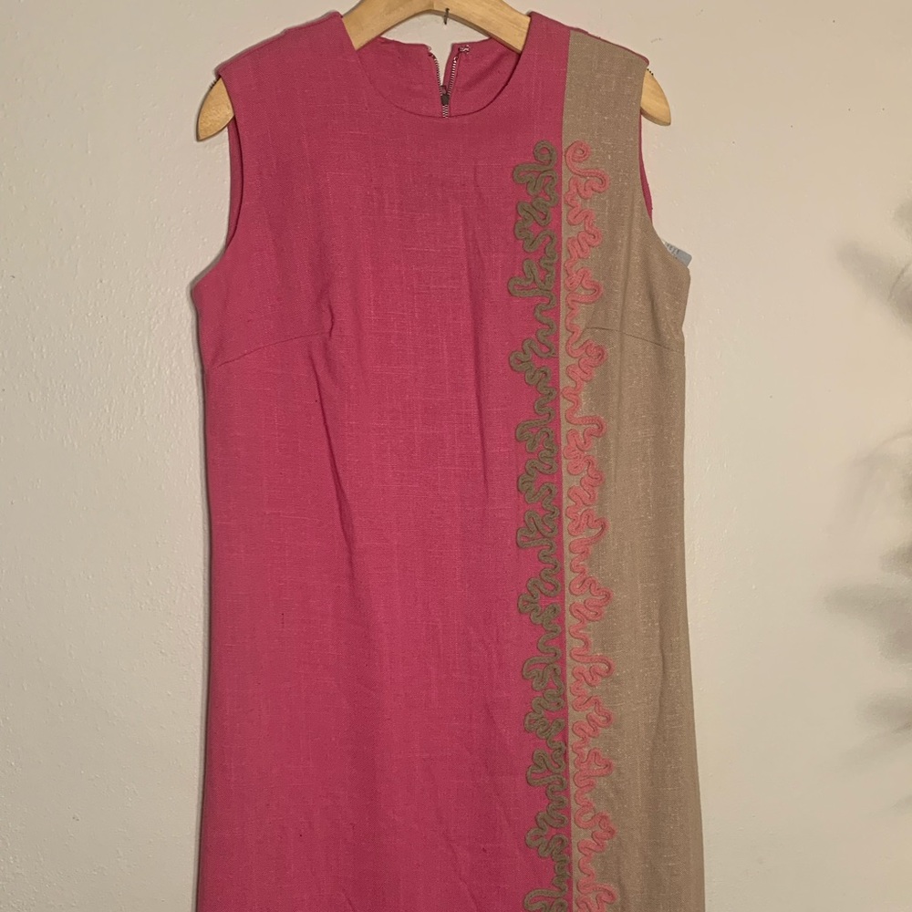 Ladies vintage pink and beige linen dress with embroidered tassel design size L